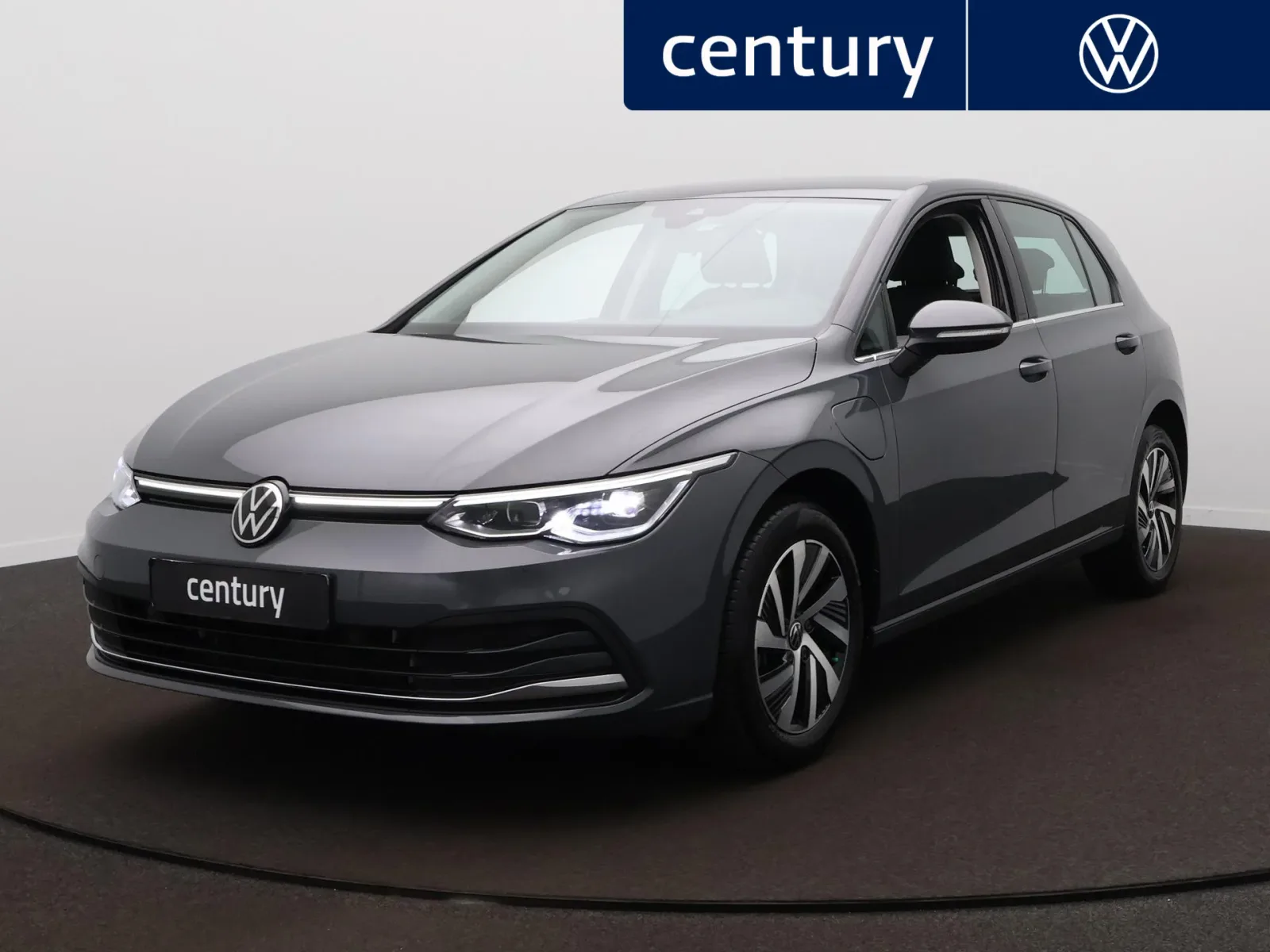 Volkswagen Golf (2022) — foto 1