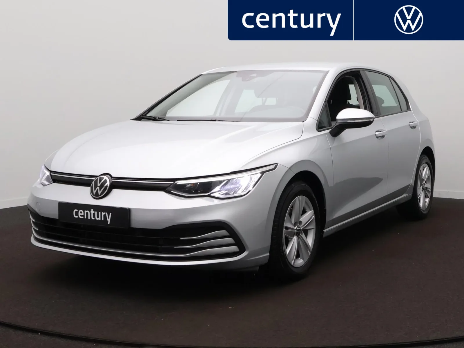 Volkswagen Golf (2023) — foto 1