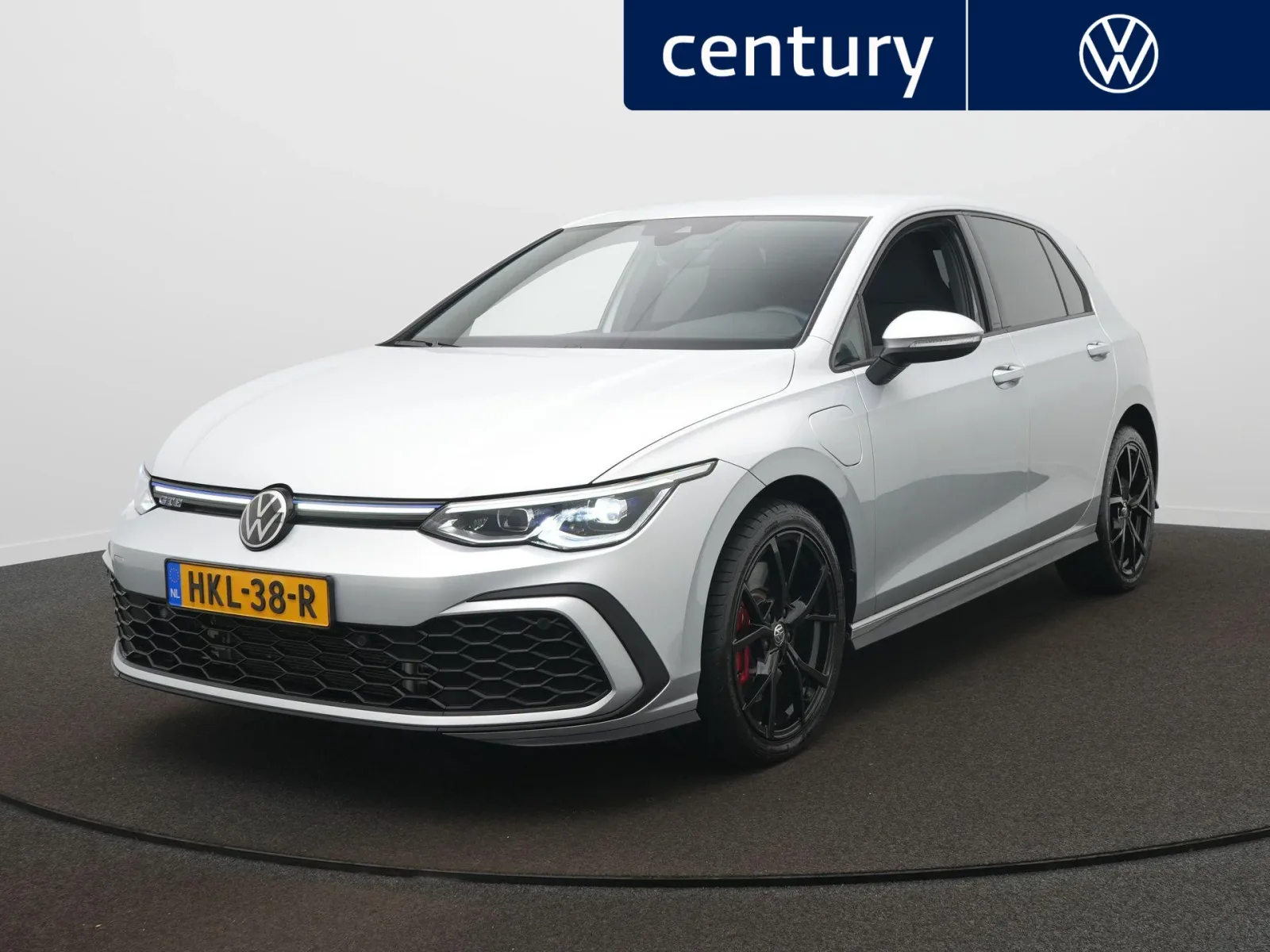 Volkswagen Golf (2022) — foto 1