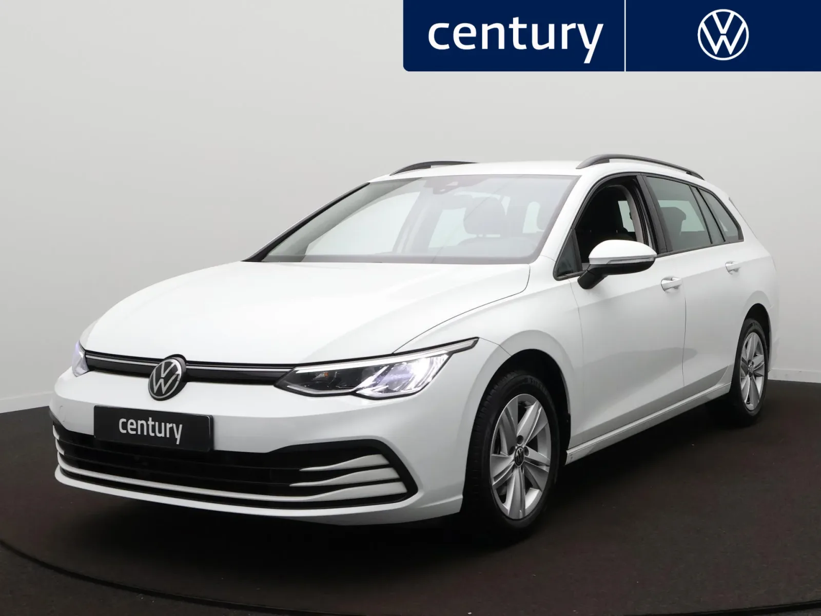 Volkswagen Golf (2023) — foto 1