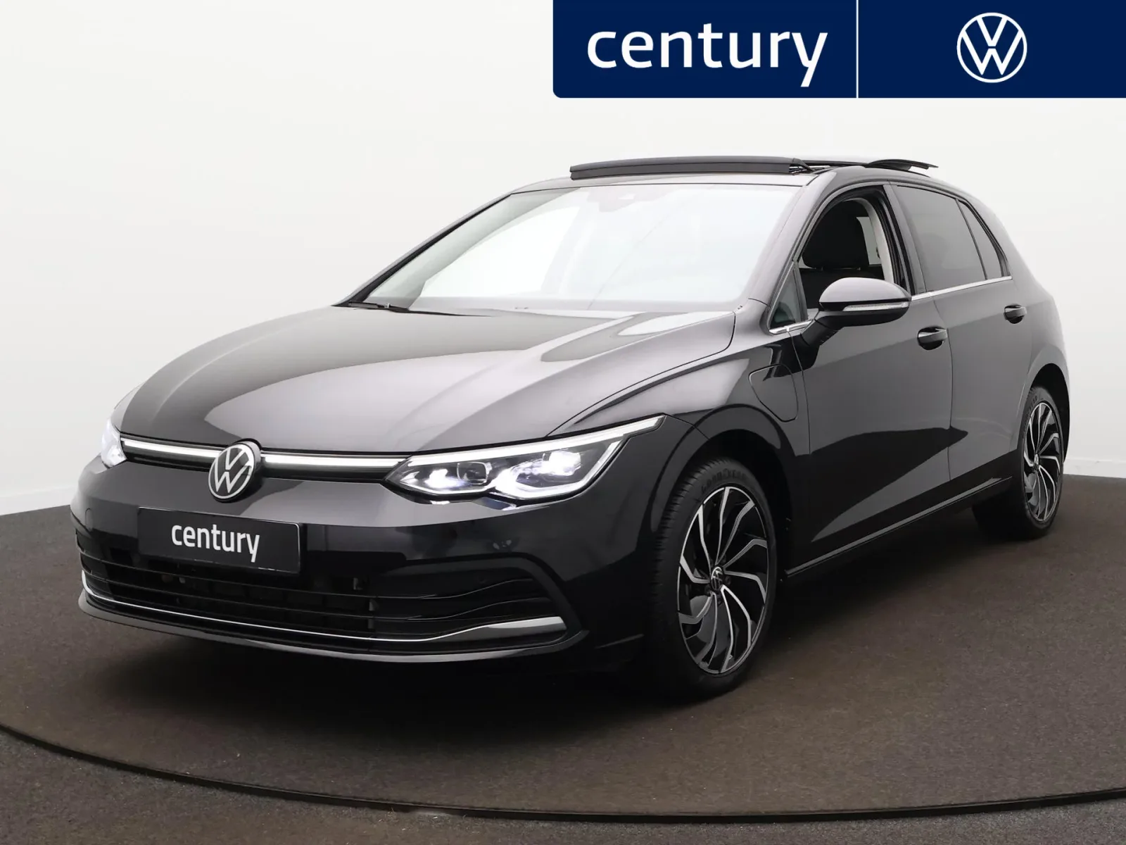 Volkswagen Golf (2024) — foto 1