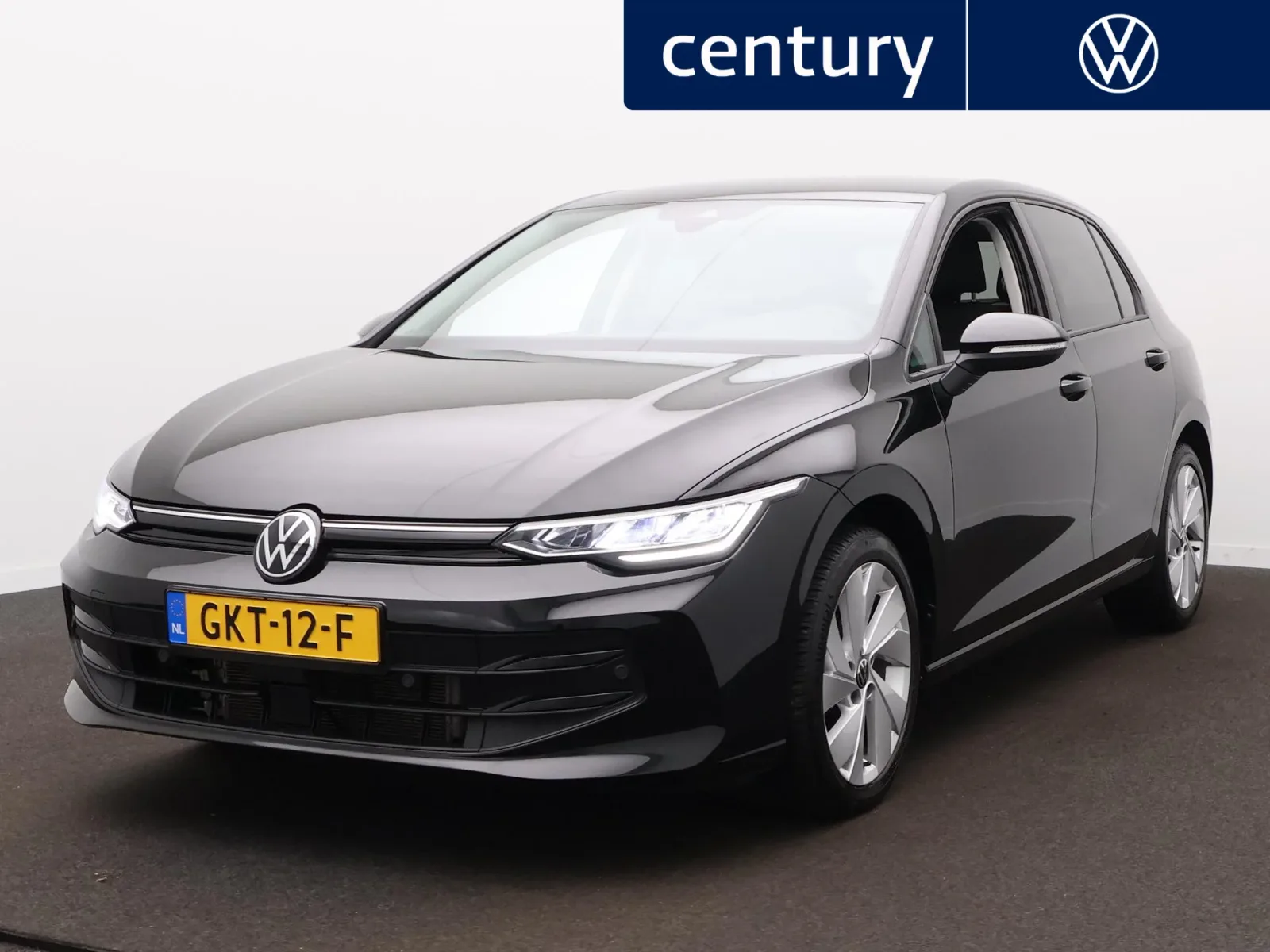 Volkswagen Golf (2024) — foto 1