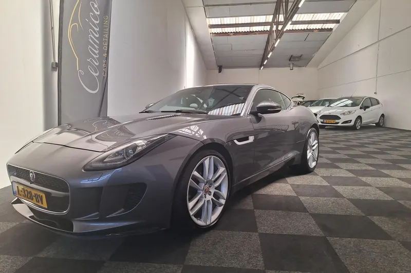 Jaguar F-Type (2015)