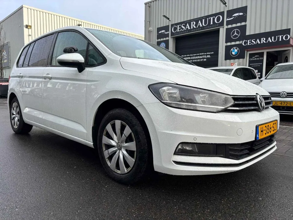 Volkswagen Touran (2020) — foto 1