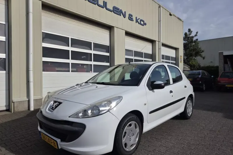 Peugeot 206+ (2010)