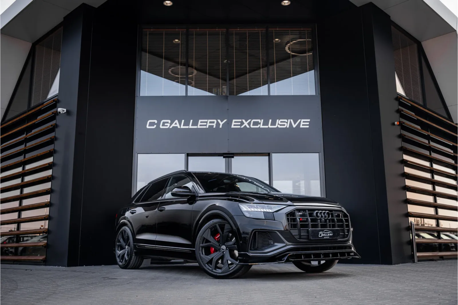 Audi SQ8 (2022) — foto 1