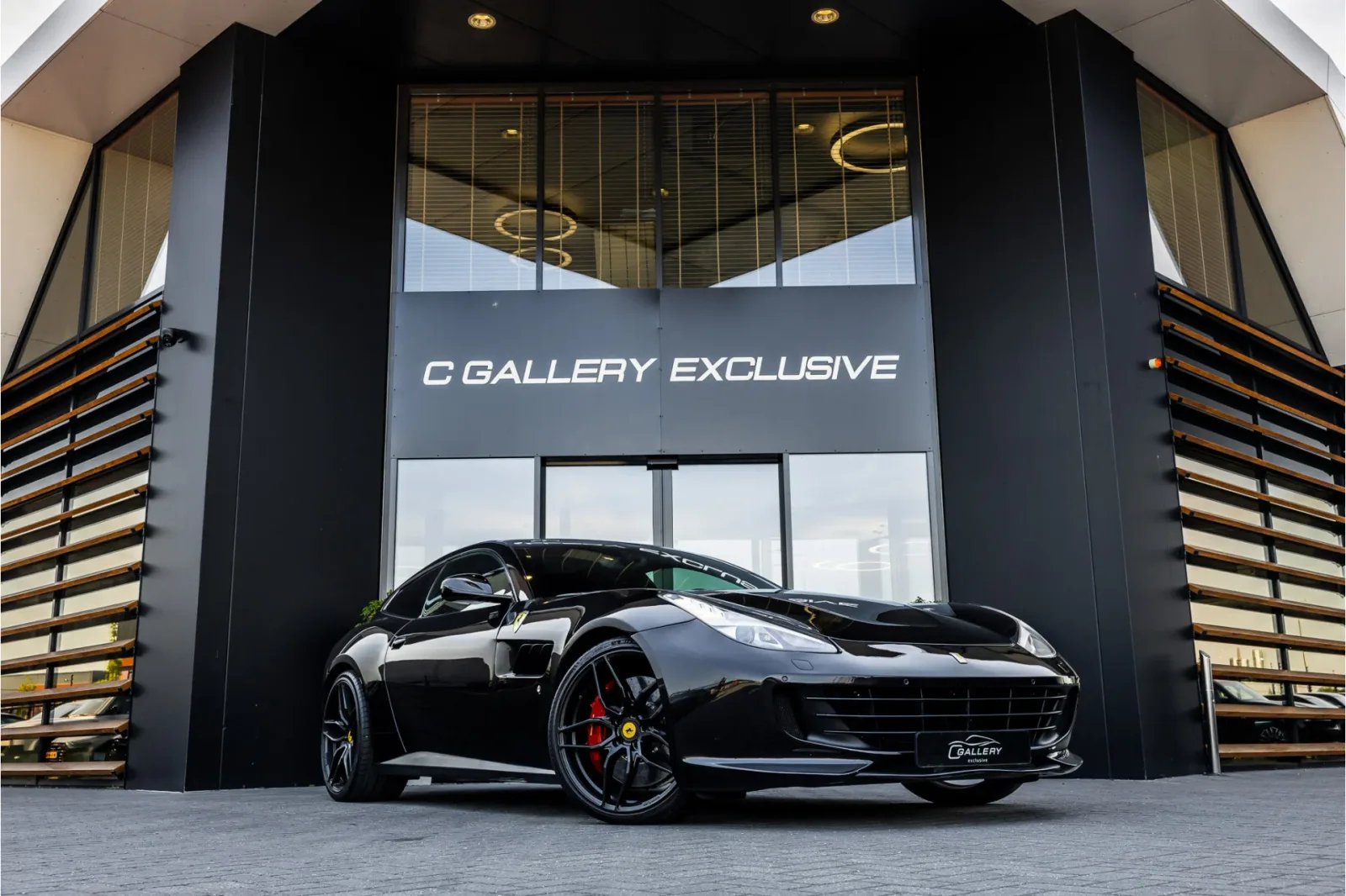 Ferrari GTC4 Lusso (2018) — foto 1