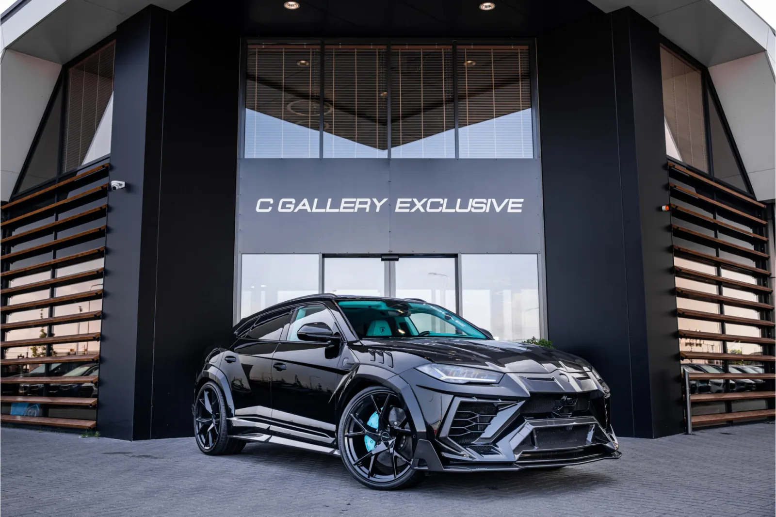 Lamborghini Urus (2021) — foto 1