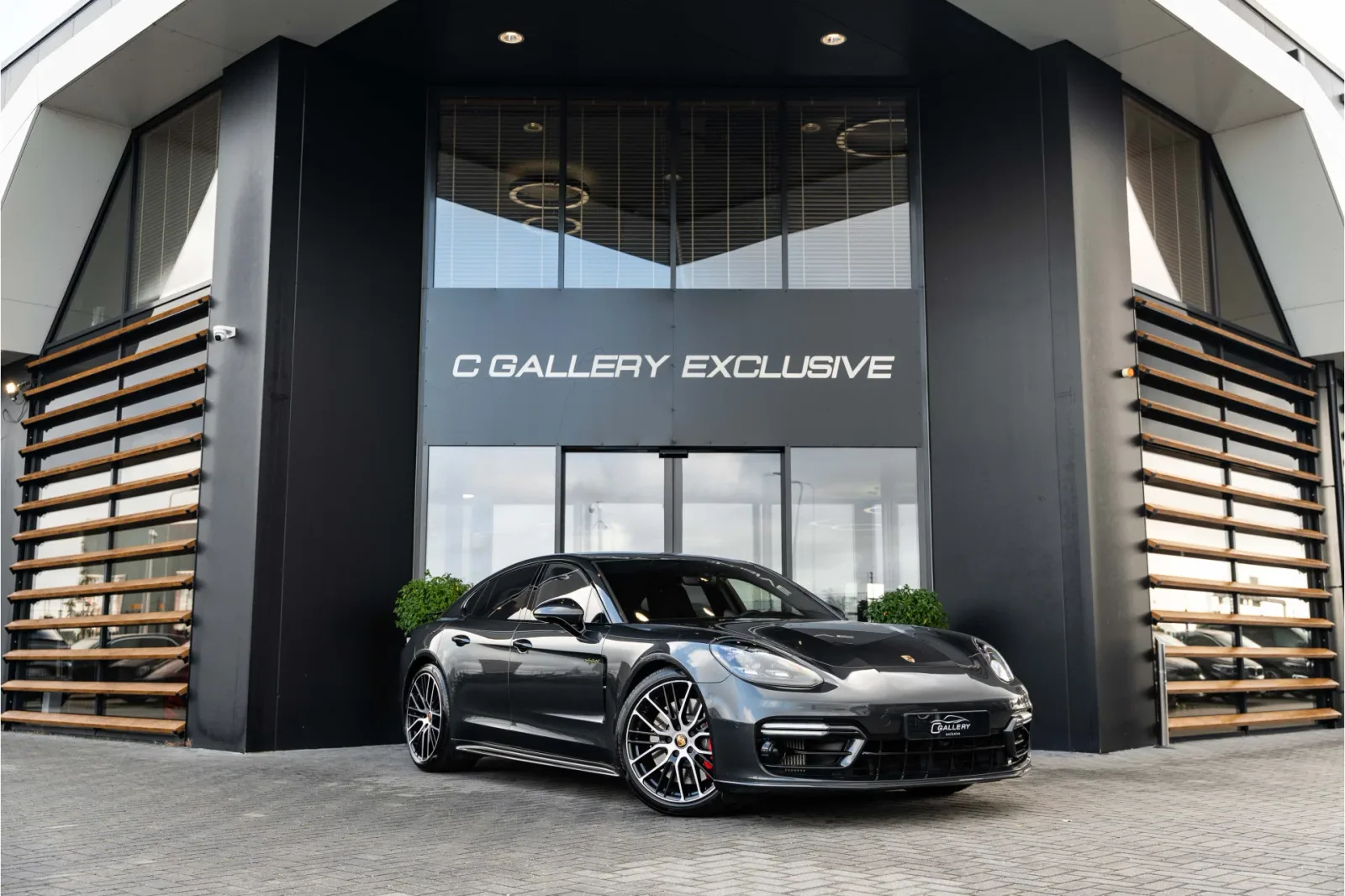 Porsche Panamera (2022) — foto 1