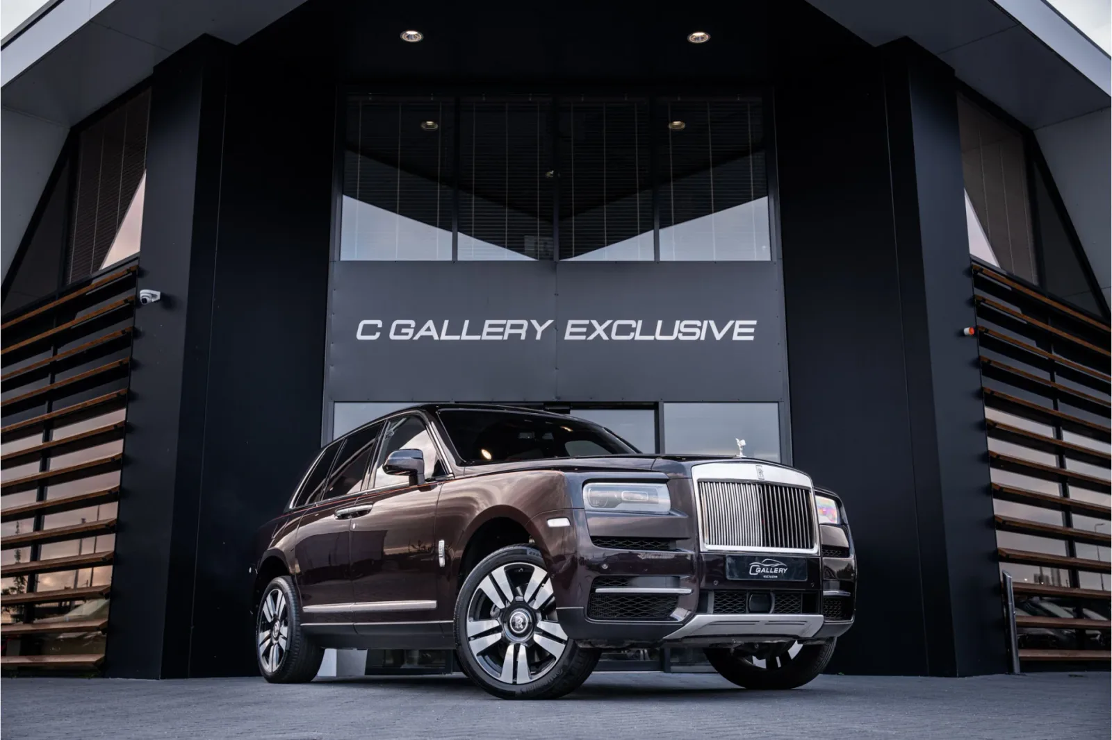 Rolls-Royce Cullinan (2018) — foto 1