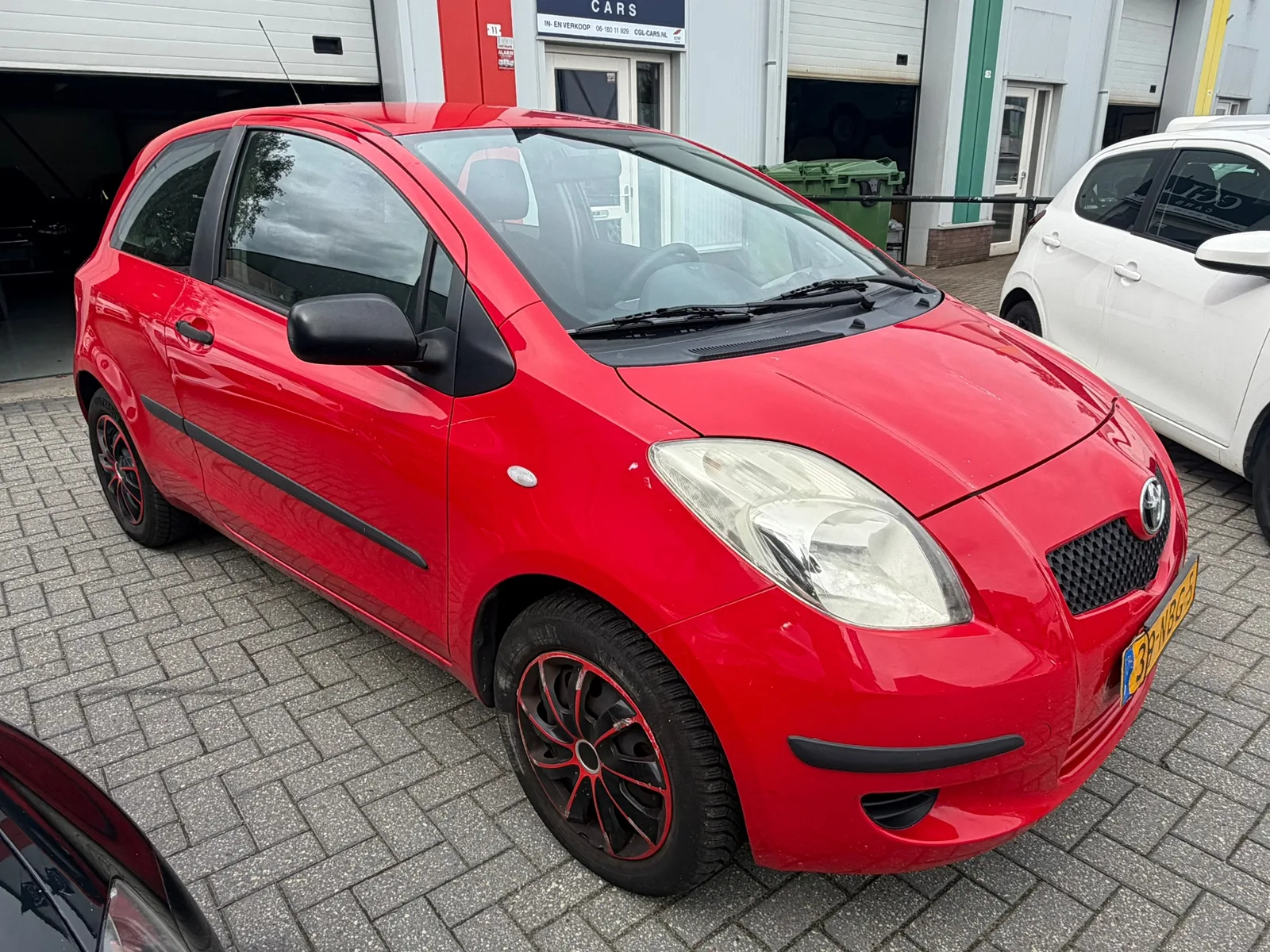 Toyota Yaris (2008) — foto 1