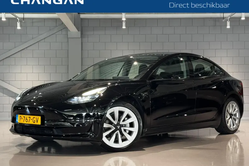 Tesla Model 3 (2022)