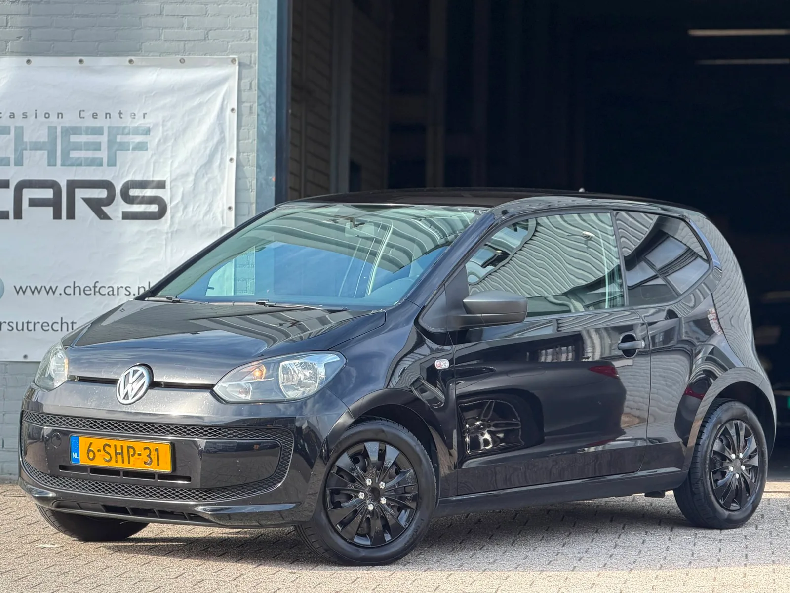 Volkswagen Up! (2013) — foto 1