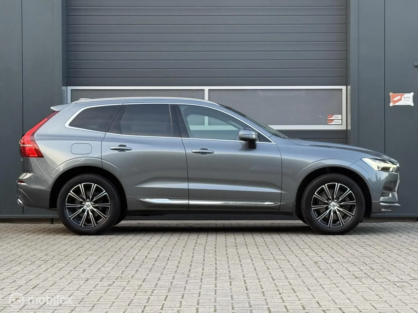 Volvo XC60 (2017) — foto 1