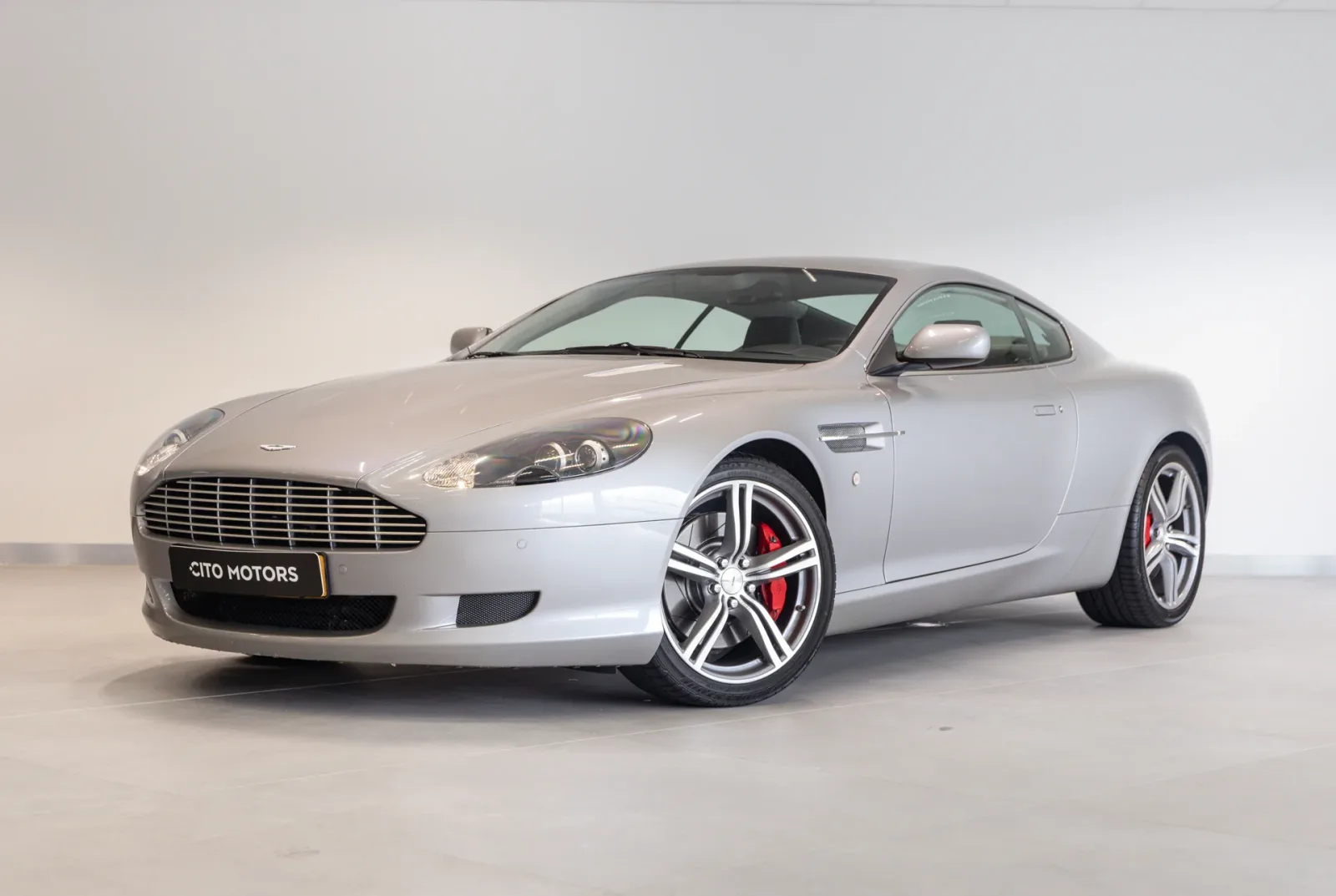 Aston Martin DB9 (2009) — foto 1