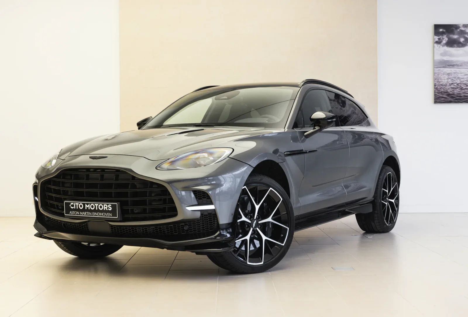Aston Martin DBX (2026) — foto 1