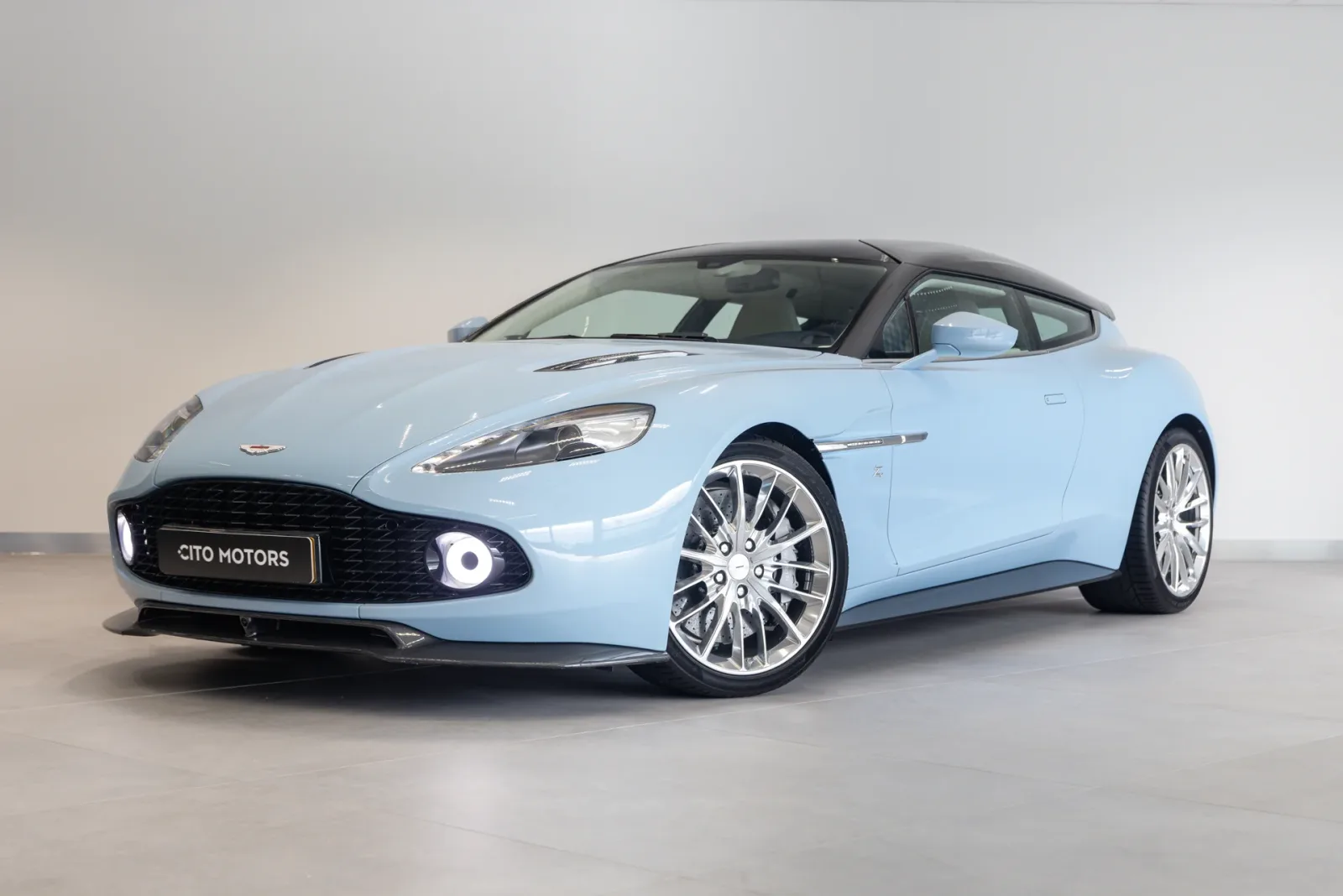 Aston Martin Vanquish (2019) — foto 1
