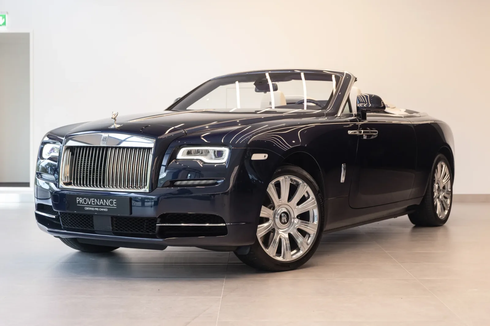 Rolls-Royce Dawn (2016) — foto 1