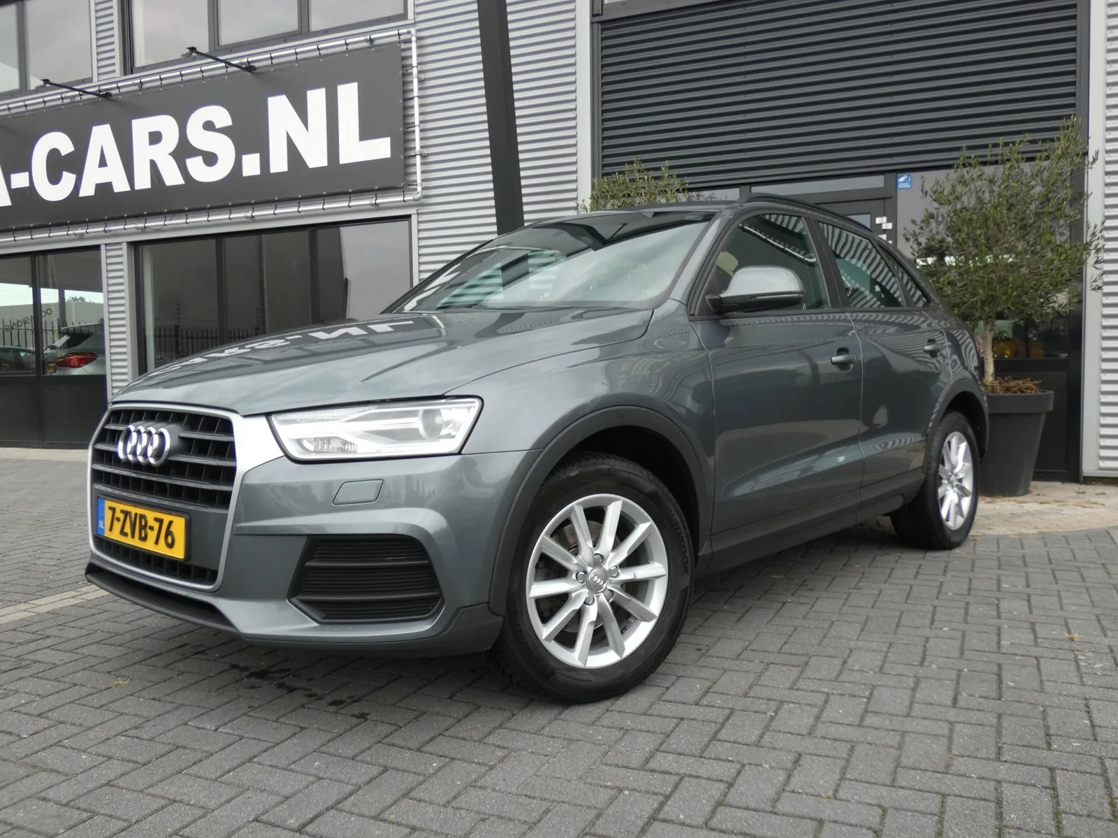 Audi Q3 (2015) — foto 1