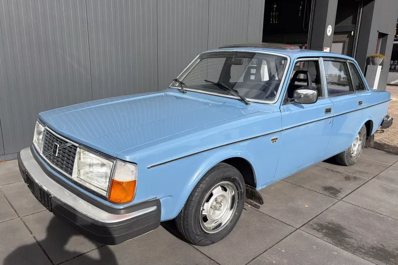 Volvo 240 (1981)