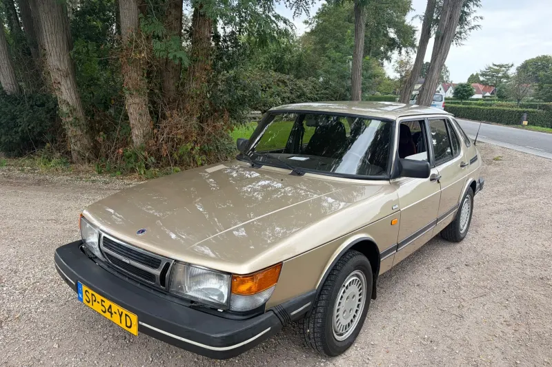 Saab 900 (1987)