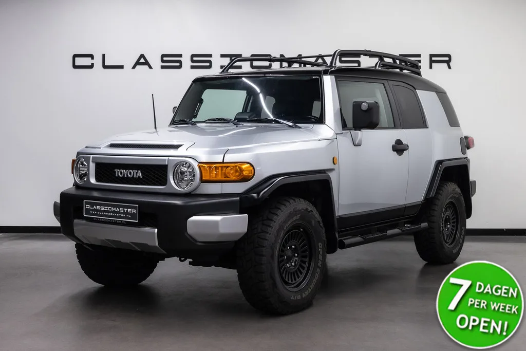 Toyota FJ Cruiser (2011) — foto 1