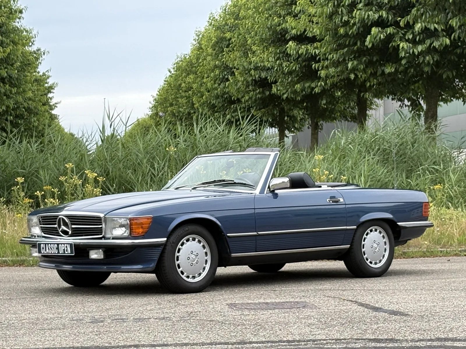 Mercedes-Benz SL-Klasse (1987) — foto 1