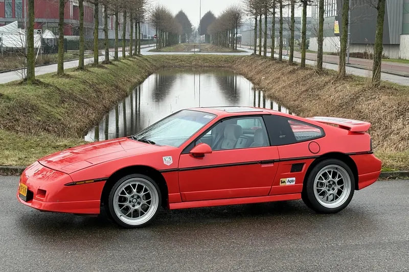 Pontiac Fiero (1987)