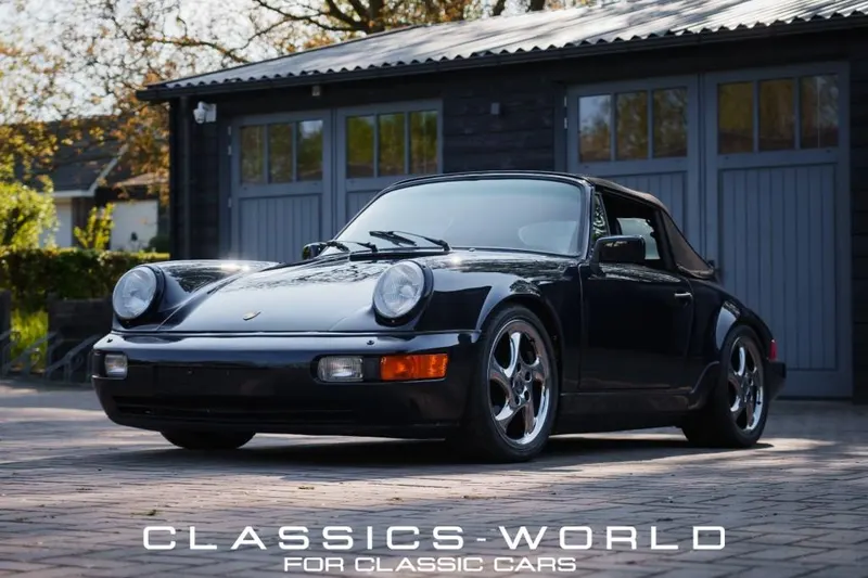 Porsche 911 (2023)
