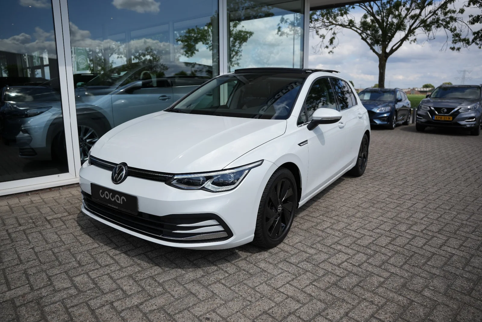 Volkswagen Golf (2020) — foto 1