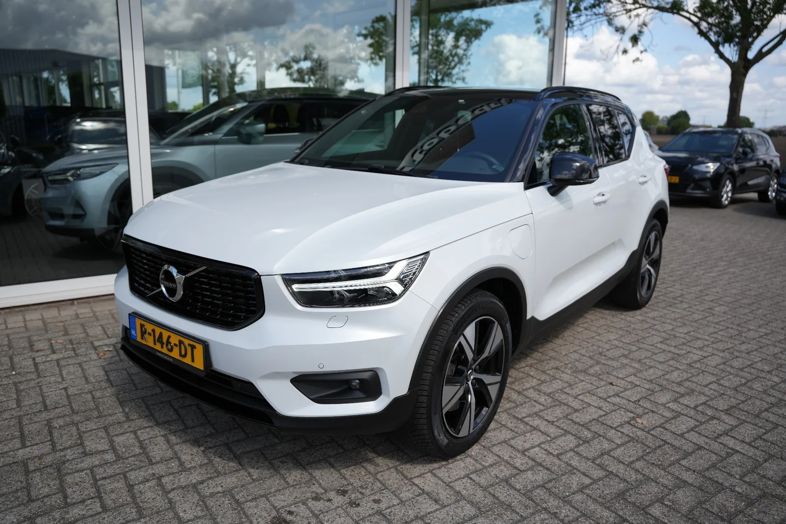 Volvo XC40 (2021) — foto 1