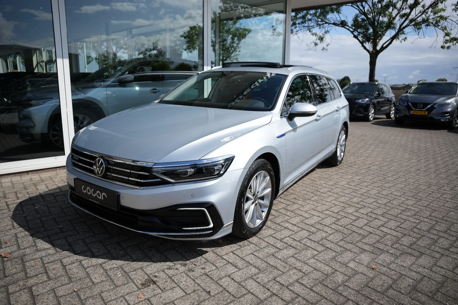 Volkswagen Passat (2023) — foto 1