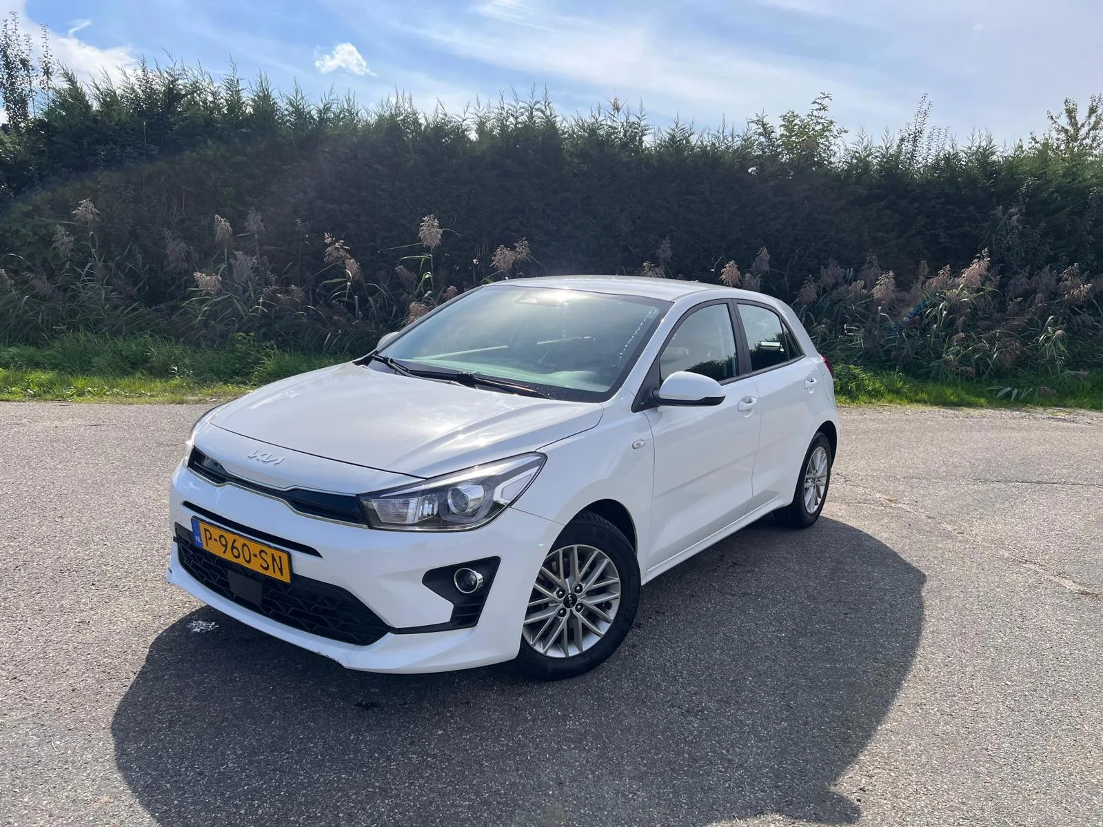 Kia Rio (2022) — foto 1