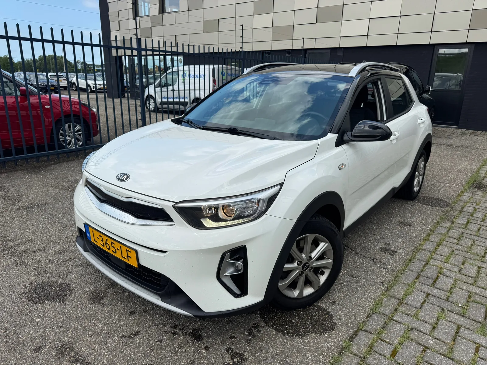 Kia Stonic (2021) — foto 1