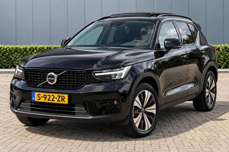 Volvo XC40 (2023)