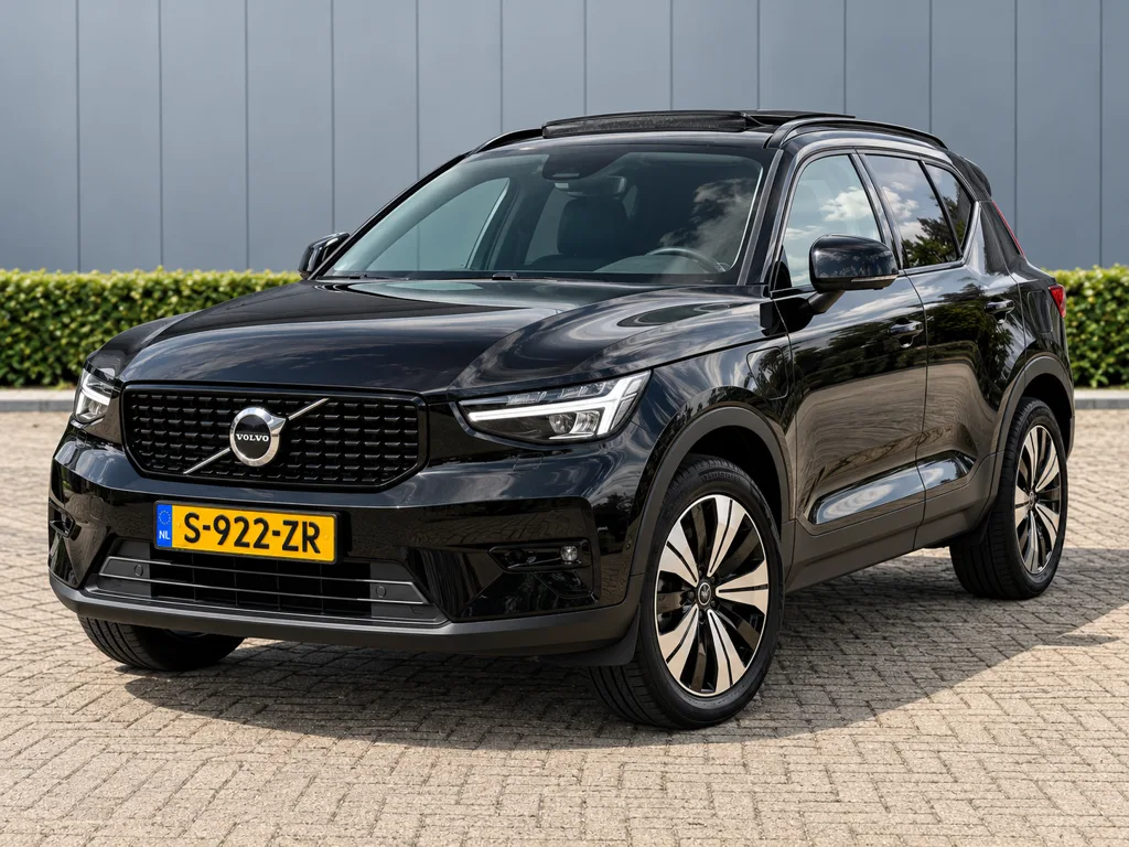 Volvo XC40 (2023) — foto 1