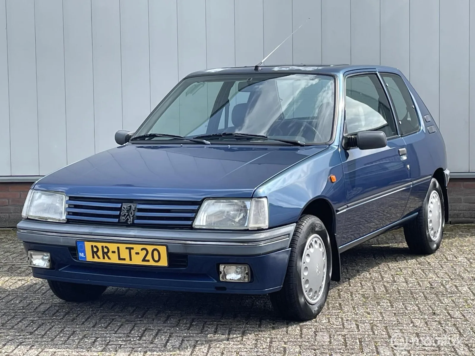Peugeot 205 (1997) — foto 1