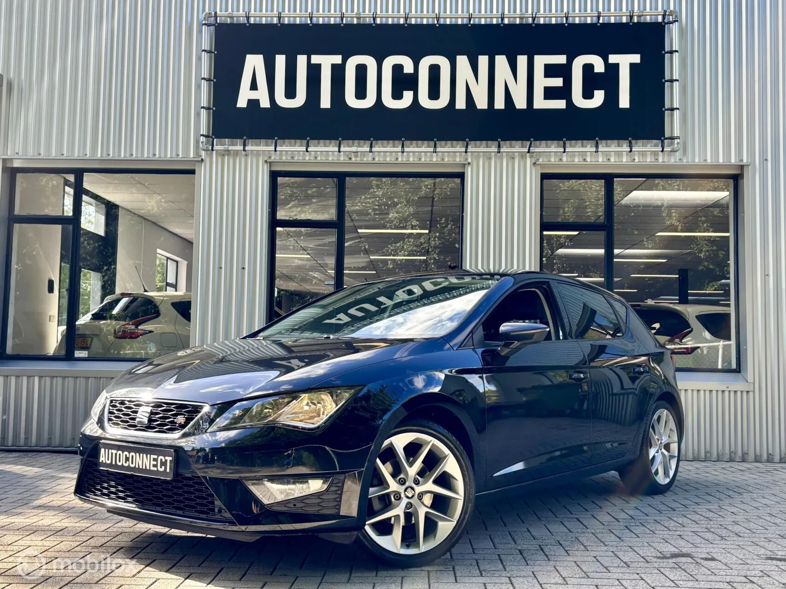 SEAT Leon (2015) — foto 1