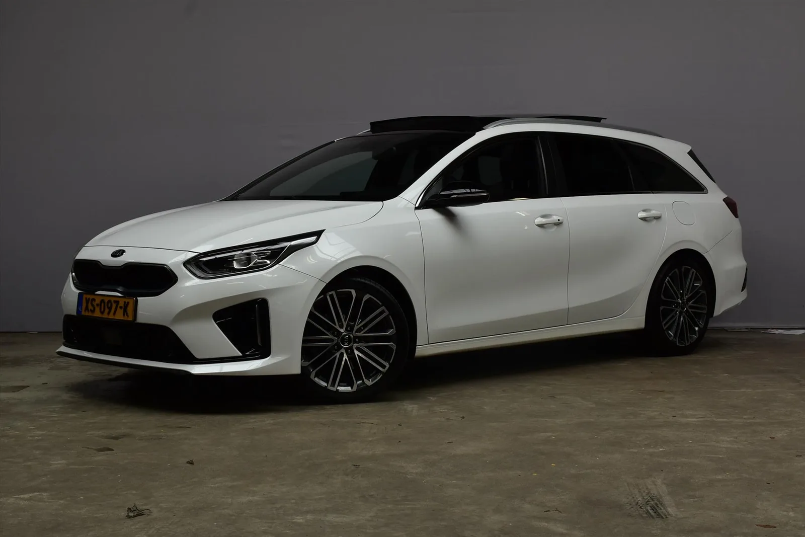 Kia Ceed (2019) — foto 1