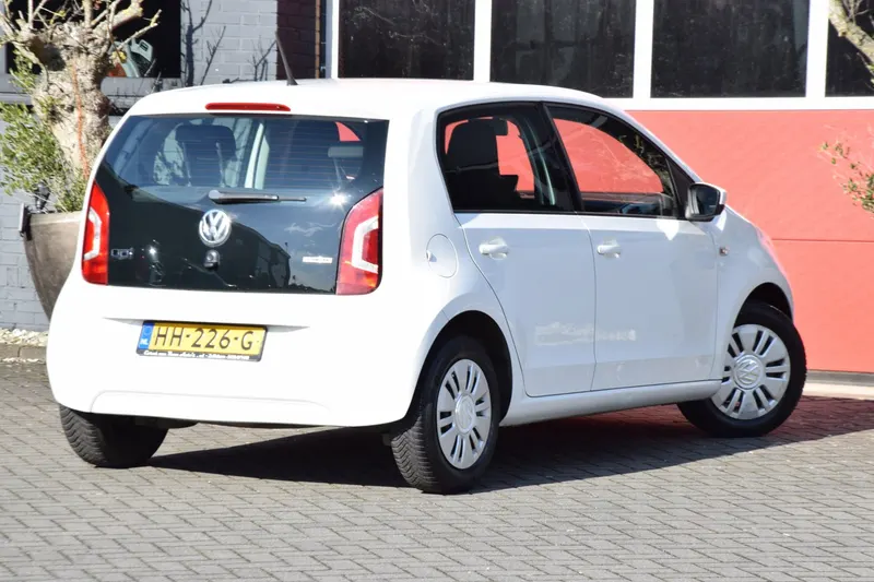 Volkswagen Up! (2015)