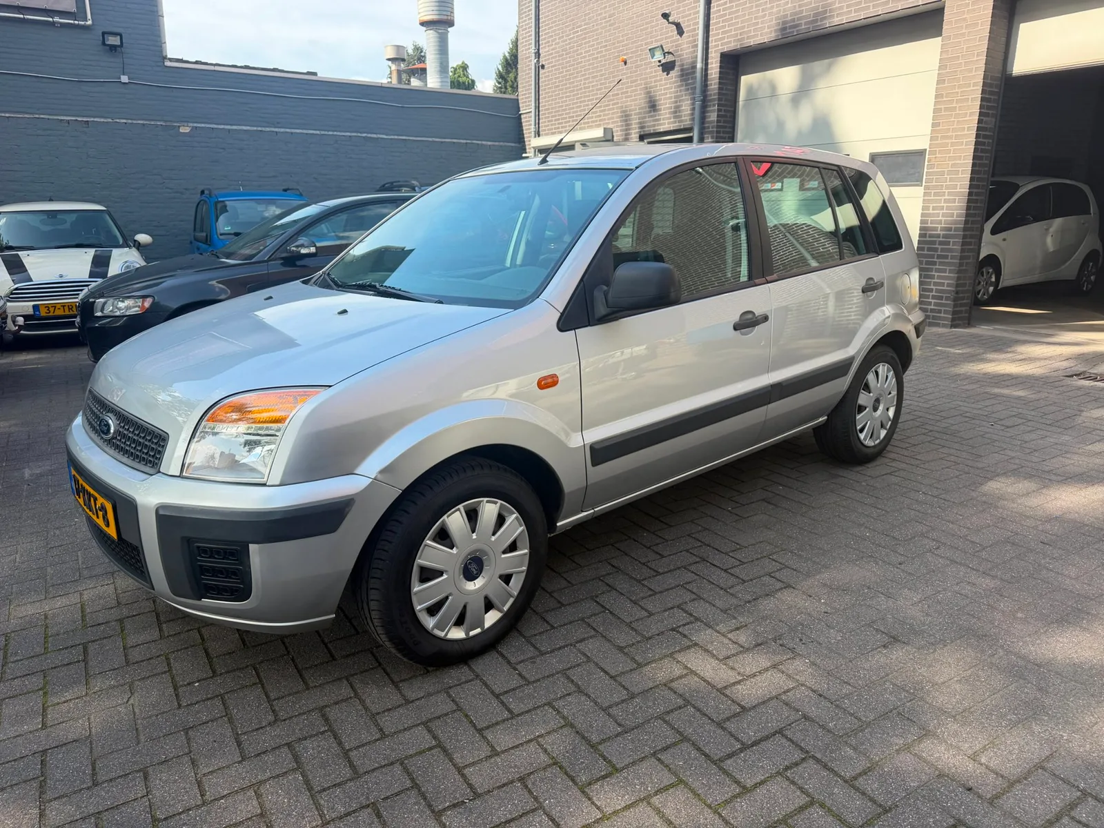 Ford Fusion (2010) — foto 1
