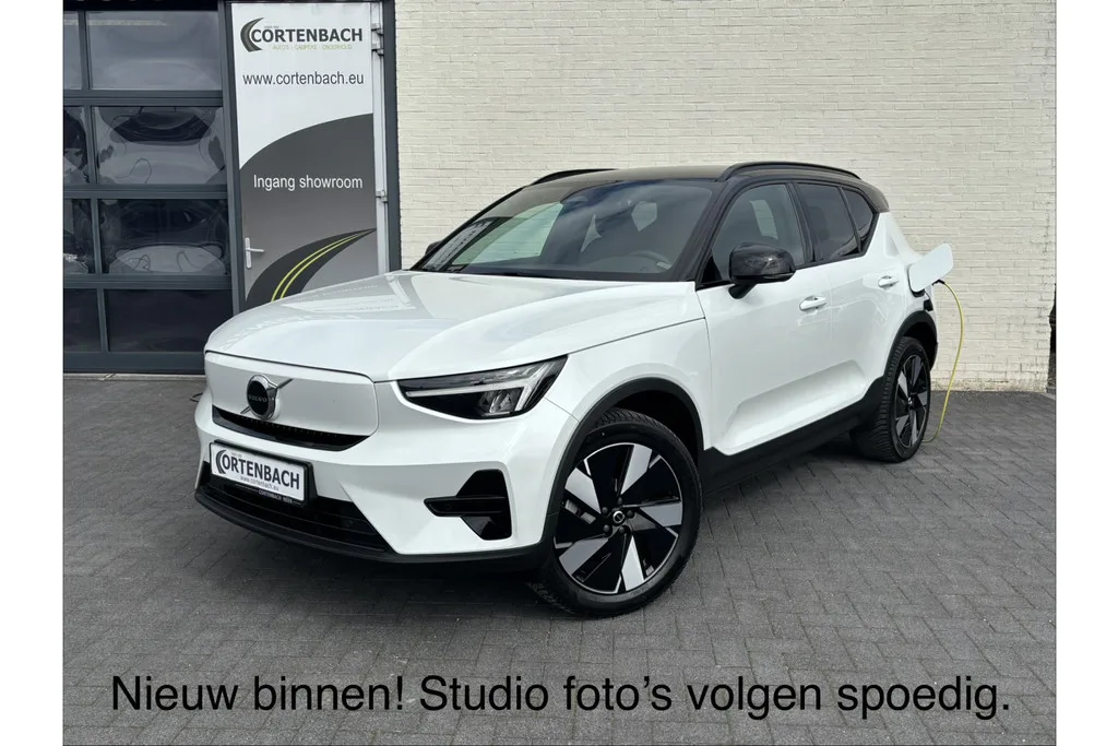 Volvo XC40 (2023) — foto 1