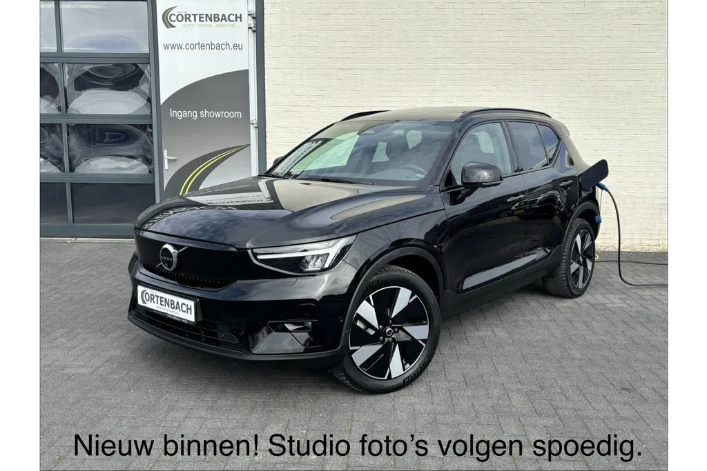 Volvo XC40 (2023) — foto 1