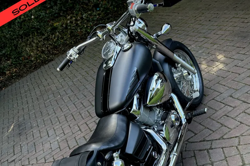 Honda VT750 Shadow Wide-Tire custom bobber (2004)