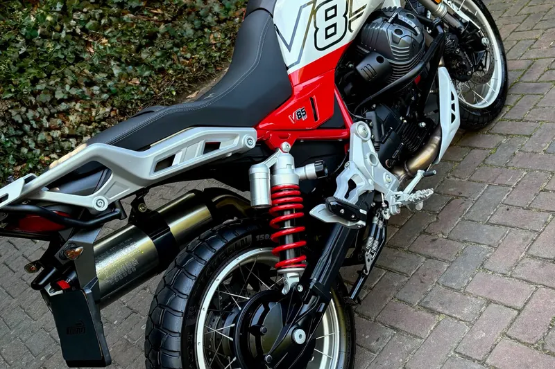 Moto Guzzi V85 TT (2025)
