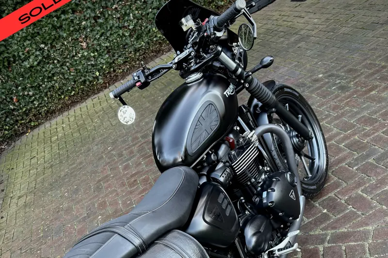 Triumph Street Twin 900 (2016)