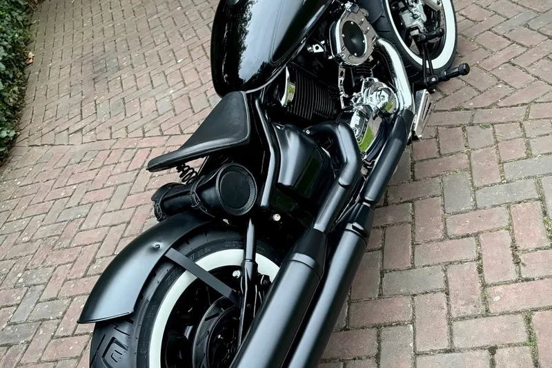 Yamaha Dragstar XVS1100 Classic bobber (2005)