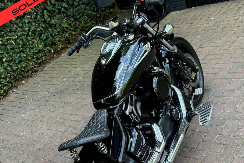 Yamaha Dragstar XVS1100 Custom bobber (2007)