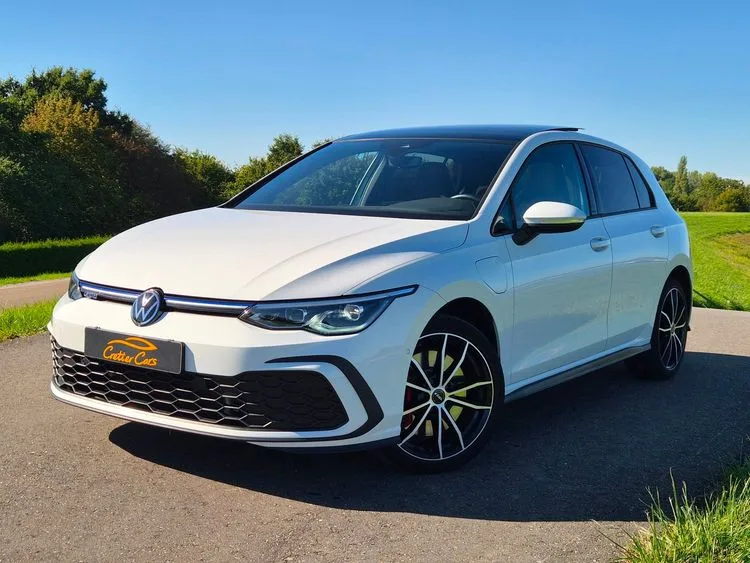 Volkswagen Golf (2021) — foto 1