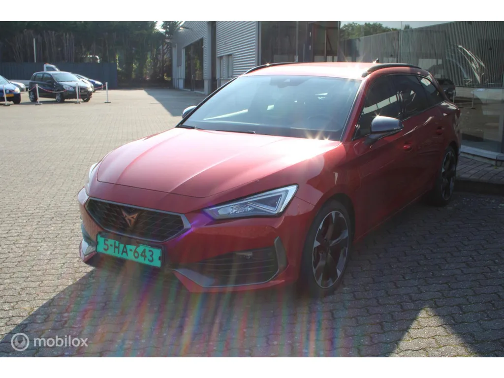 CUPRA Leon Sportstourer (2023) — foto 1